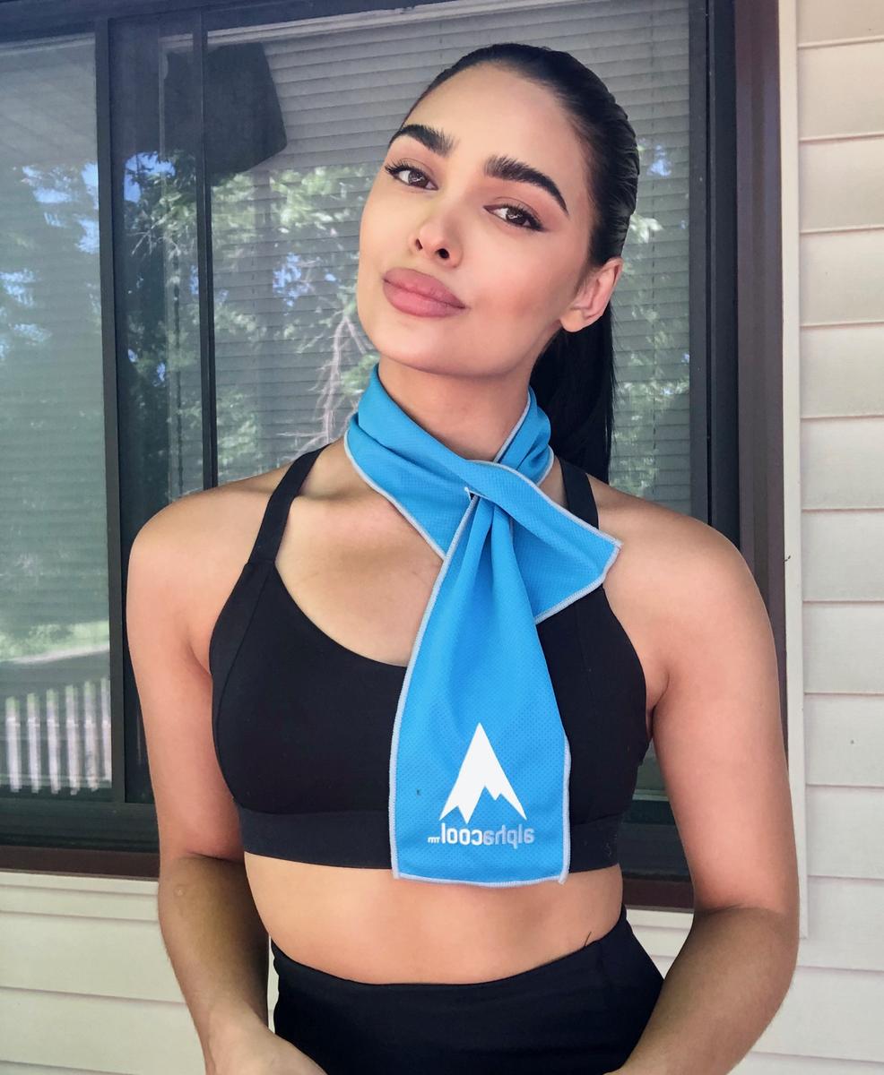 AlphaCool Mesh Instant Cooling Towel (2-Pack)